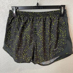 Women’s Nike Tempo Shorts, sz Medium